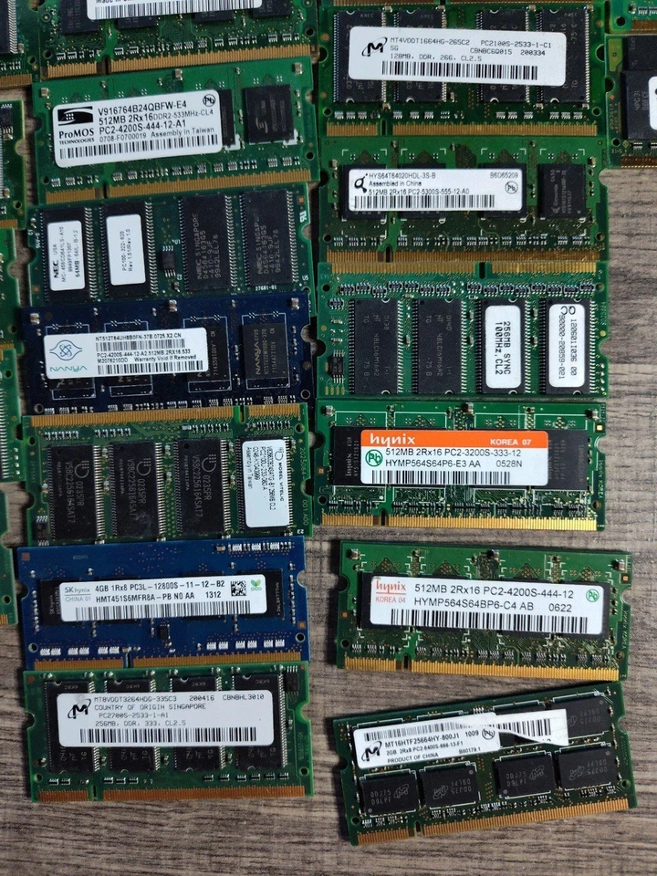 Lot Of 57 Assorted Computer PC Memory Sticks Samsung, Kingston ,Hynix, Crucial - Image 4 of 4