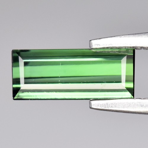 💎 0,92ct VS Baguette natürlicher grüner Turmalin - unbeheizt, Mosambik Edelstein