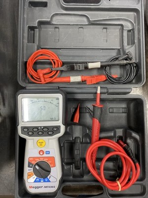 MEGGER MIT430/2 Megohmmeter Insulation and Continuity Tester Backlit LCD 49AG75