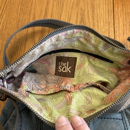 Bolso Bandolera Sak Roots Cuero Gris Azul Cartera Kendra Correa de Tela Ajustable - Imagen 4 de 6
