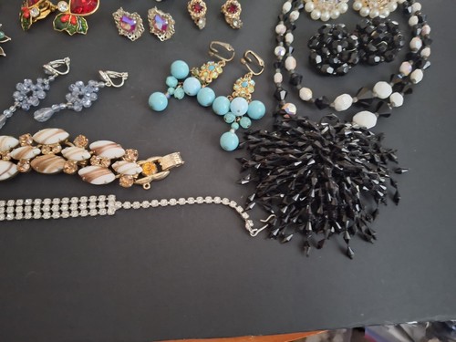Vntg Jewelry Lot 42 Rhinestone Layered Multicolor Earrings Pins Necklaces - Picture 14 of 23