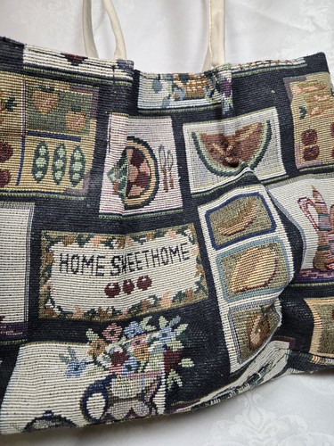 1 Tapestry Bag, 1 Peaches & Cream Yarn, 1 Cookies & Cream Yarn And 1 Used Yarn - Picture 21 of 22