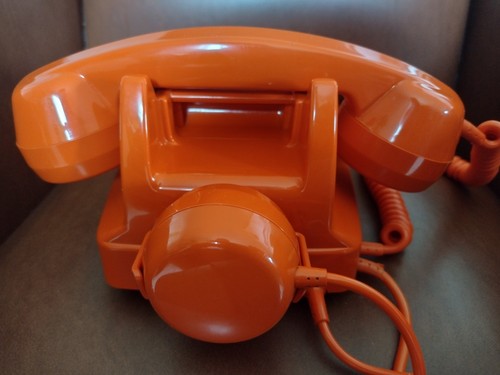 Ancien Téléphone Orange Vintage Socotel S63 Compatible Box Clavier Ptt - Photo 2/8