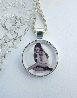 ARIANA GRANDE SINGER DANCE POP MUSIC NECKLACE 18 INCHES GIFT BOXED BIRTHDAY