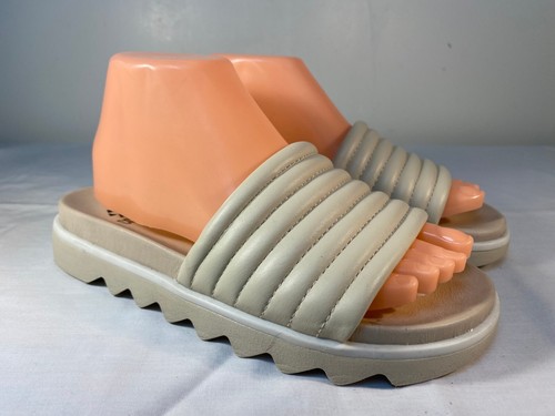Sandalias COUGAR Naomi Slide para mujer de cuero beige sin cordones - EE. UU. 8 - Imagen 3 de 6