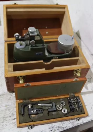 Mitutoyo calibration tester 521-102 WITH CASE