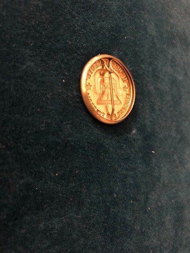 Newspaper boys Crusade For Freedom Pin Button Vintage - Picture 6 of 6