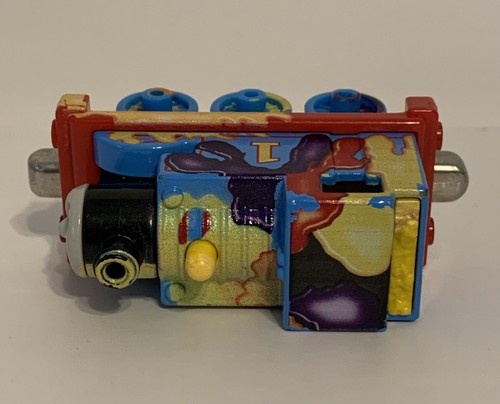Thomas the Train 2014 COLLECTOR THOMAS Multi-Color Paint Magnetic Train Mattel - Picture 5 of 6