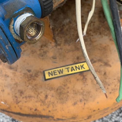 Vintage Bostitch Oil-Less Compressor Model CWT-30 125 PSI 3/4 HP Needs Cord Note - Picture 12 of 17