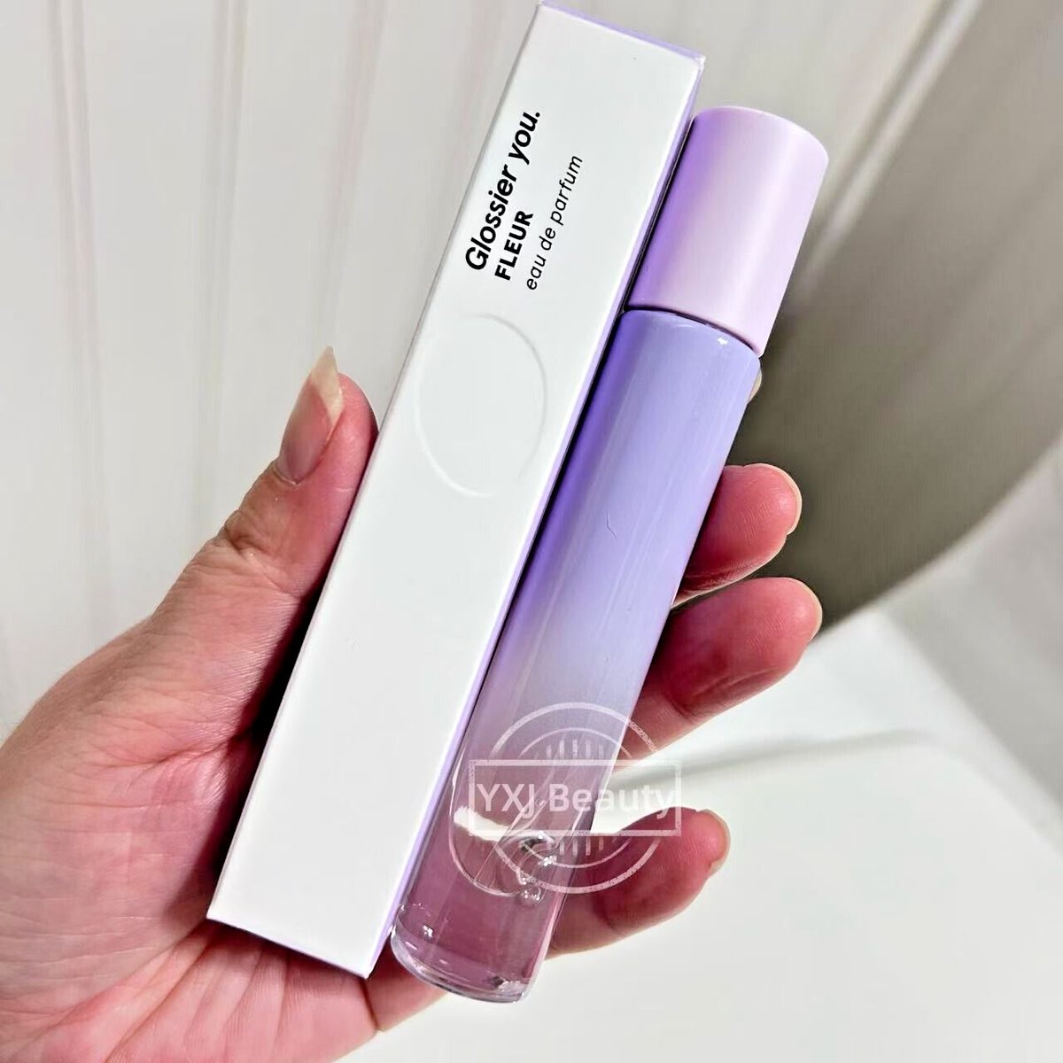 Glossier You オードパルファム 8ml Amazon.com : Glossier You Eau de Parfum Rollerball 0.27 fl
