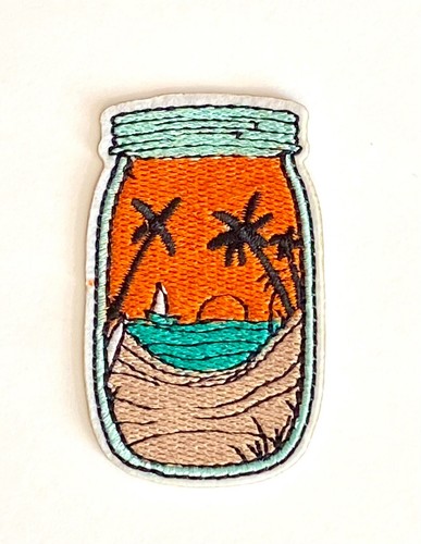 Embroidered Patch - Mason Jar - Beach Scene - Ocean - Travel - NEW - Iron-on/Sew - Picture 1 of 3