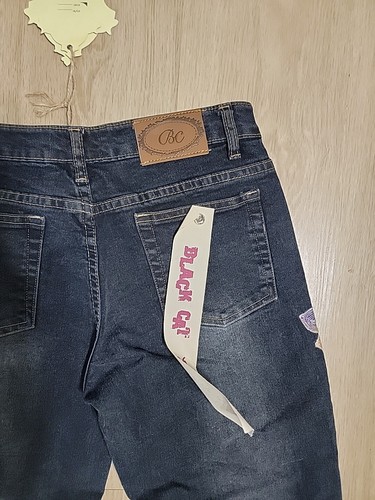 Vintage Black Cat Floral Embroidered Glitter Jeans Size 26 Mid Rise Bootcut - Picture 14 of 14