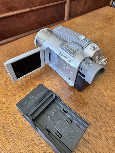 Panasonic MultiCam Camcorder PV-GS150 Mini DV With Battery & Charger Tested - Picture 2 of 12