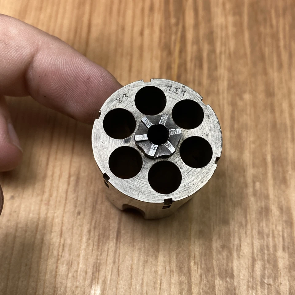 Revólver Forehand & Wadsworth modelo 32, pieza de RF .32 - cilindro - N29 Foto 3 de 4