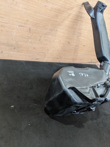 TESLA MODEL Y EV 5YJY WINDOW WASHER TANK 1607948-00-B - Picture 3 of 5