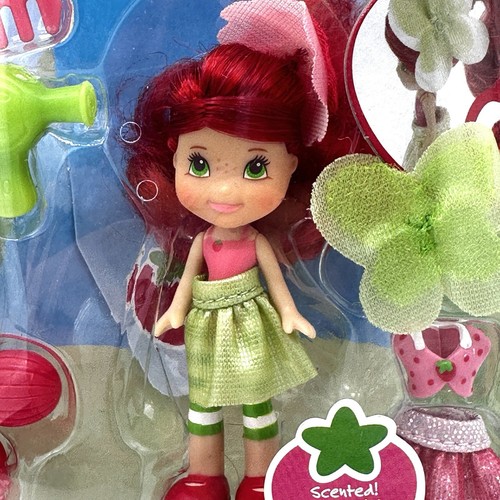Frutillita Rosita Fresita Mini Doll 3” 2008 Scented Hasbro NIB Rare - Picture 7 of 20