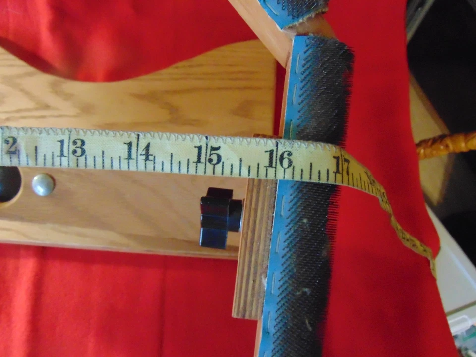 The Octagon Rug Hooking Rotating Frame slightly used - Image 3 of 4