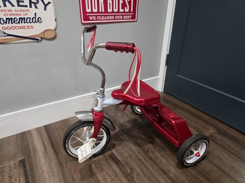 Vintage Roadmaster Metal Kids Tricycle Made In USA Candy Apple Red