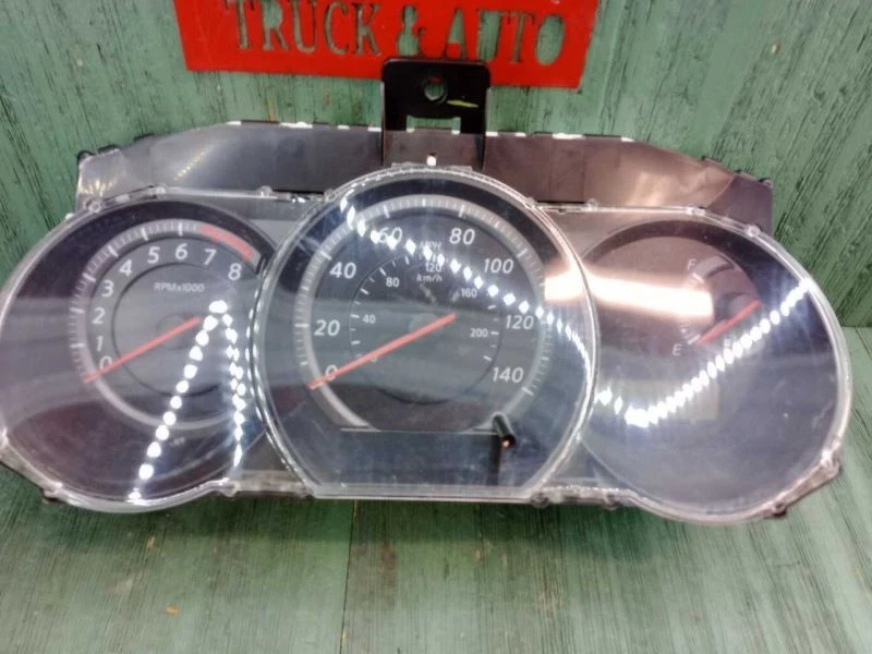 Cuadro de instrumentos medidor velocímetro Nissan Versa 2010 2011 con tacómetro 248W700G25 Foto 2 de 4