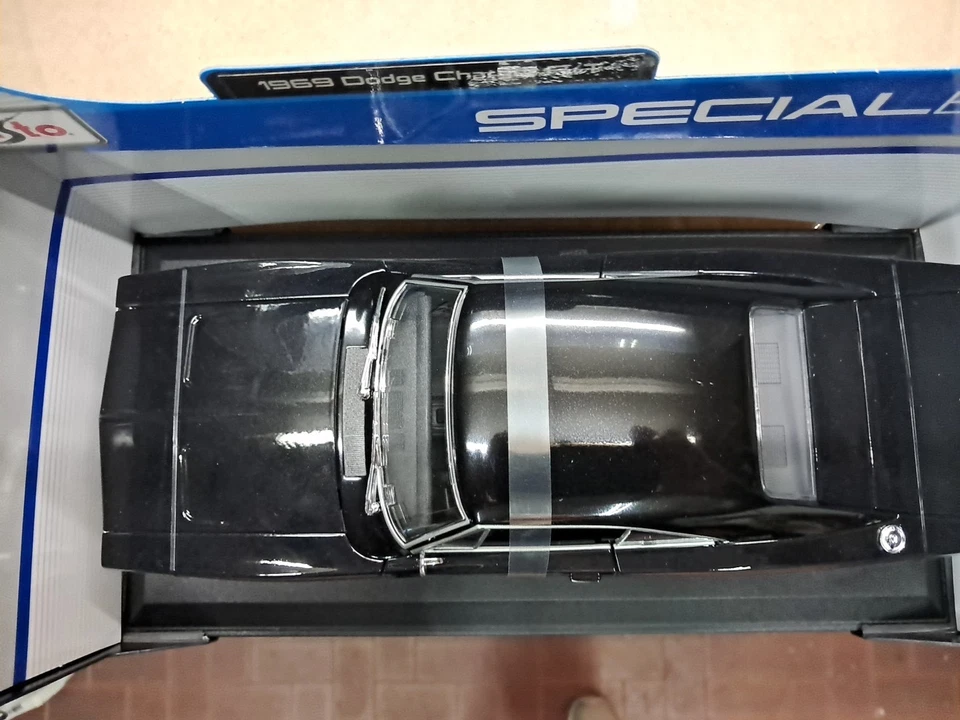 Maisto Dodge Charger R/T 1969 1/18 - Immagine 3 di 4