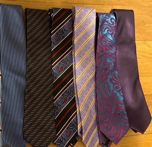 Beautiful Collection of 17 Men’s Ties, all Colors, and 6 Pairs London Fog Socks - Picture 6 of 9