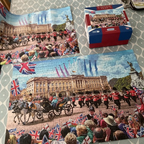 Buckingham Palace 500 Piece Jigsaw By Gibson 100% complete - Picture 2 of 8