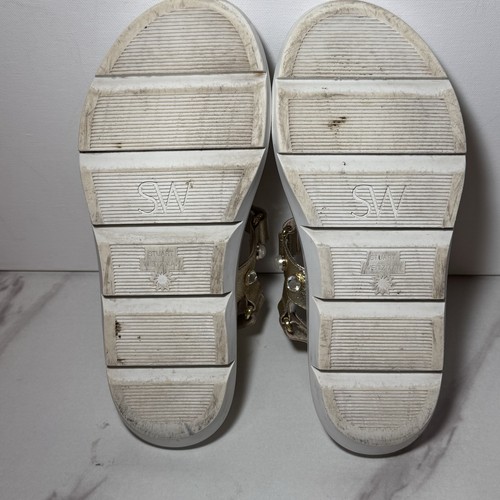 STUART WEITZMAN Zoelie Metallic Leather Pearl & Crystal Stud Sandals GOLD / 6.5 - Picture 14 of 15