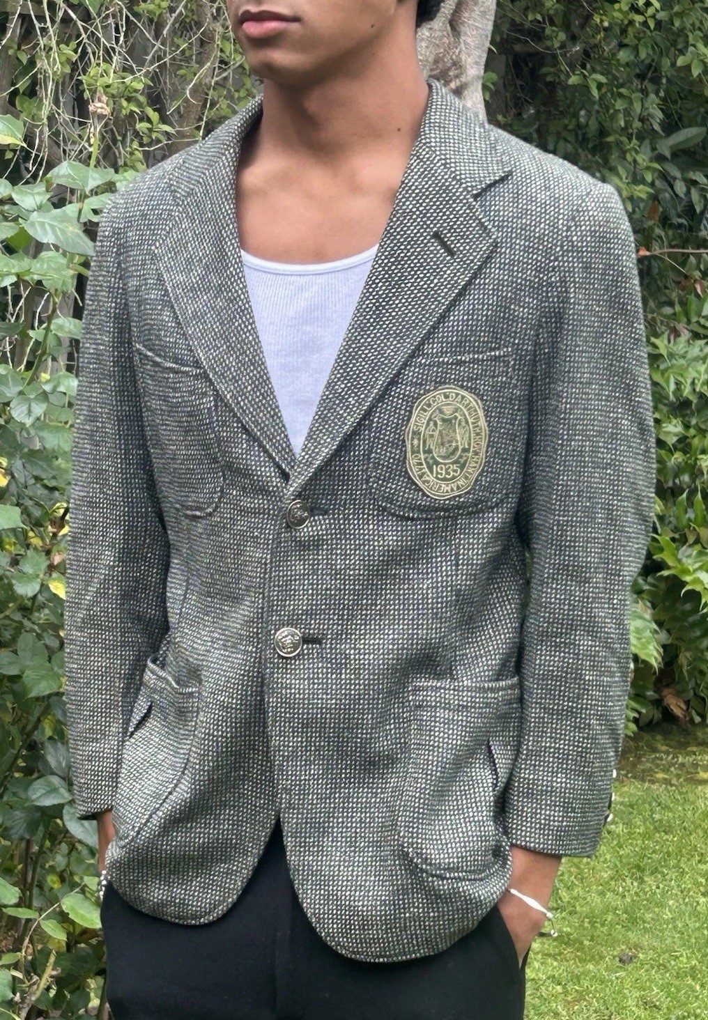 Picture 1 of 19