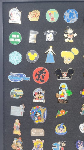 Enorme lotto spille Disney • 103 spille con retro • Topolino nascosto, eventi, LE, commercianti - Foto 2 di 9