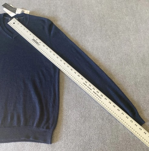 The Men's Store Bloomingdale's Mens L Navy Merino Wool Sweater V-Neck Solid Knit - Picture 8 of 15