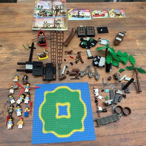 LEGO Pirates Bundle – Sets 6270, 6235, 6245, 6237 – Manuals – Nearly Complete