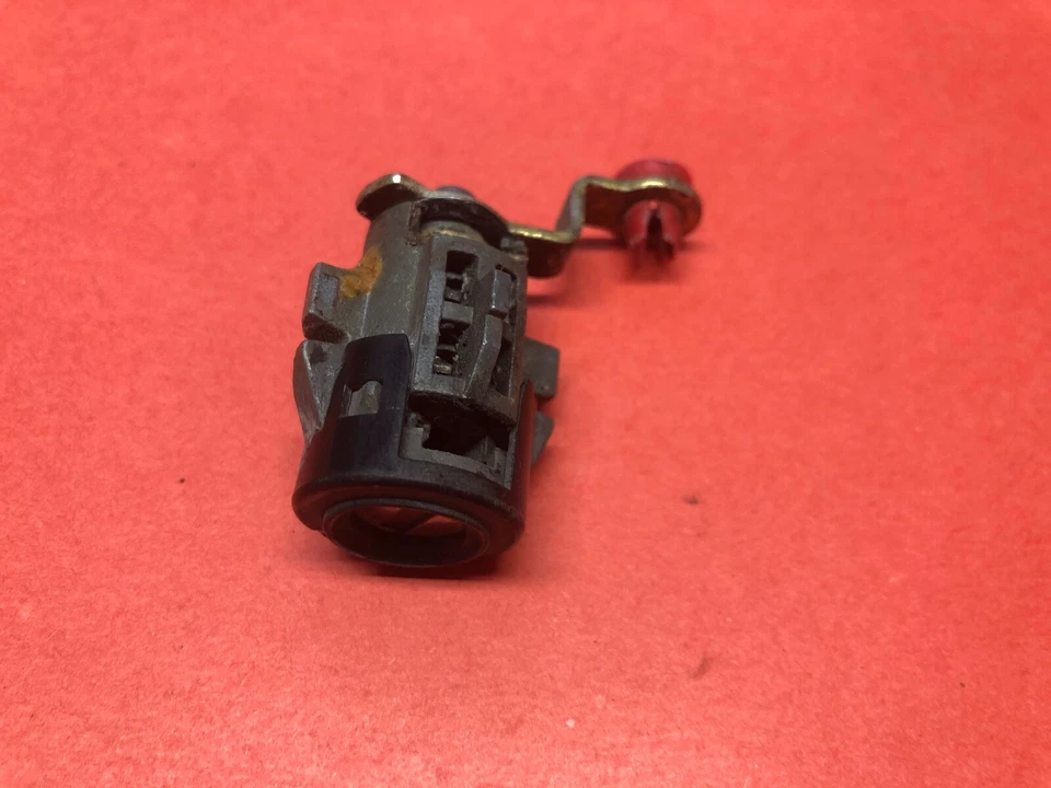 1997-2002 FORD ESCORT FL DRIVER SIDE DOOR LOCK CYLINDER W 2 KEYS USED OEM!  - Image 2 of 2