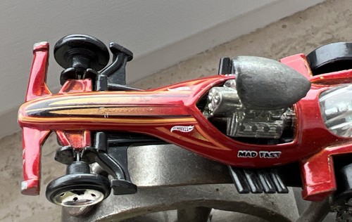 Hot Wheels Madfast | Red | 2011 HW Drag Racers - Bild 2 von 17