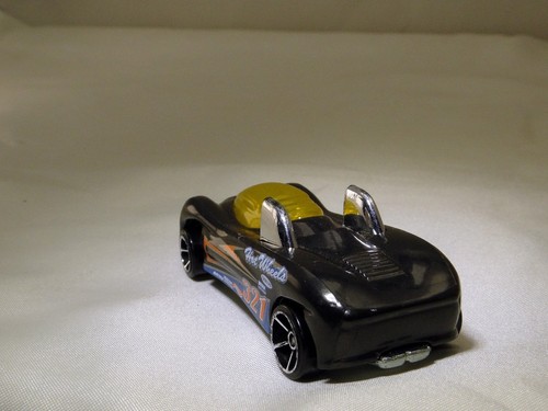 Hot Wheels Power Pipes 2014 Malaysia Holst 321 Car - Picture 3 of 11
