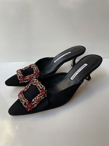 GWセール美品 MANOLO BLAHNIk MAYSALE ダークグレー　36 Manolo's New Shoes: Manolo Blahnik: 9780500288856: Amazon