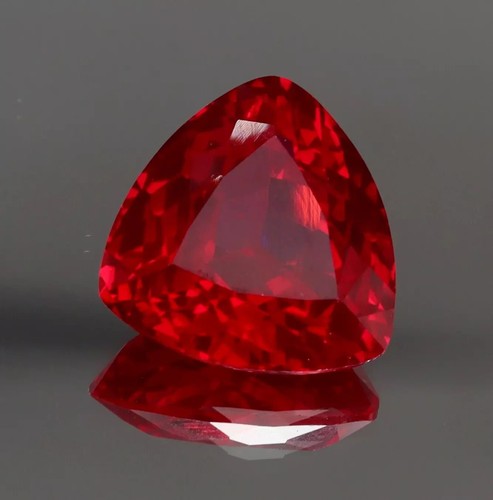 Natural Blood Red Ruby Trillion Cut 14.10 Ct AAAA+ Rare Certified Loose Gemstone - Picture 3 of 6