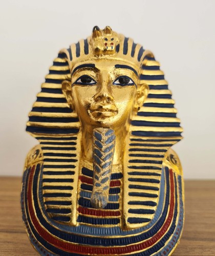 King Tutankhamun's Iconic Golden Mask, Medium Sized Replica - Picture 10 of 11
