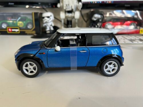Motormax 1:18 Mini Cooper R50 Diecast Model Car - Boxed - Picture 2 of 11