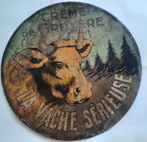 Ancienne Plaque Tole lithographiée Crème de Gruyère LA VACHE SERIEUSE 1920 50cm - Picture 2 of 4