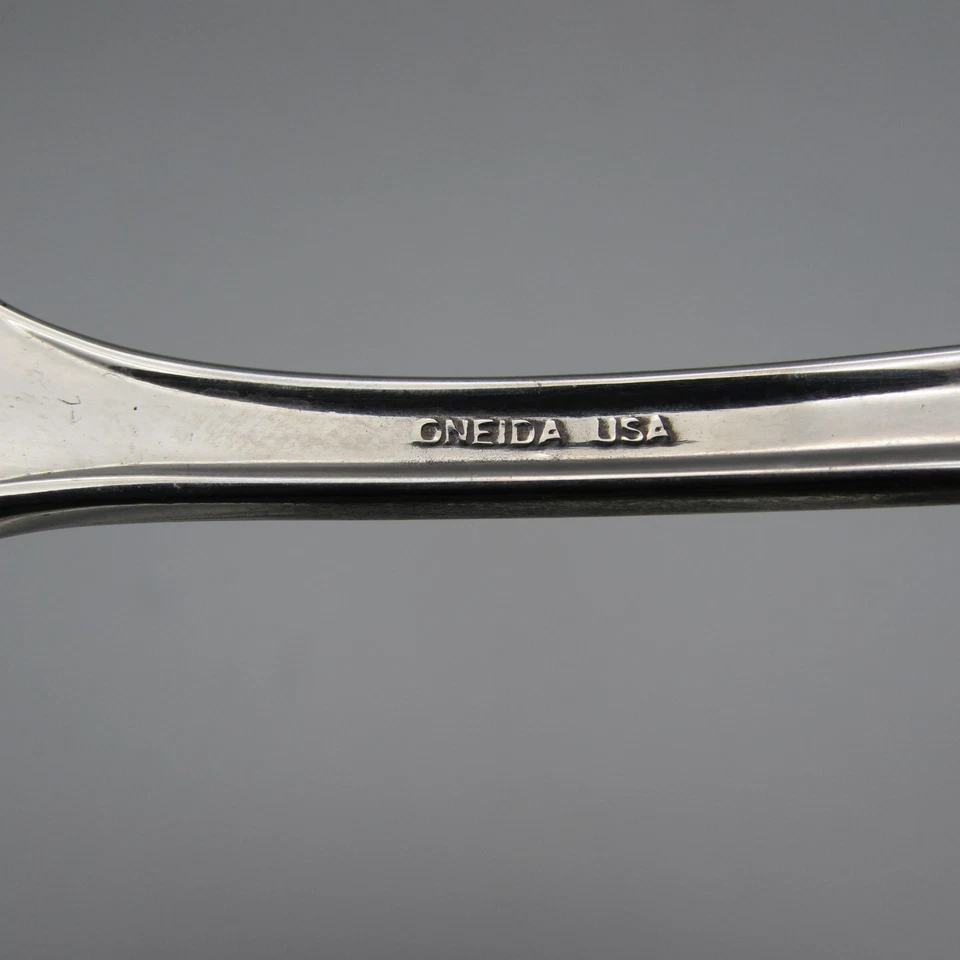 Oneida Stainless Flatware  AMARLLIS Dinner Forks - Set of Four * USA - Image 3 of 3