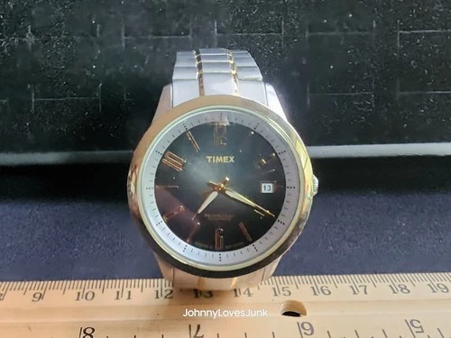 Vintage Timex Day/Date Men's Watch Runs Works Gold/Silver Tone Band