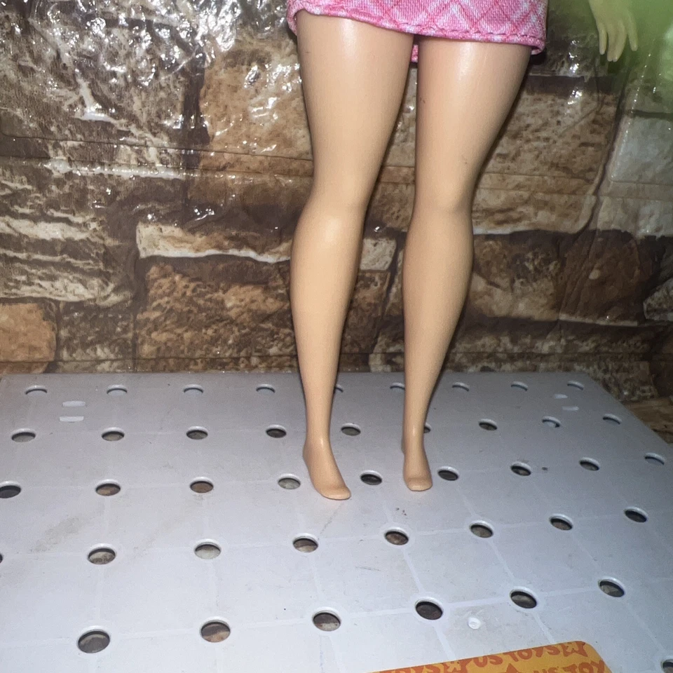 Barbie Fashionistas #51 Muñeca Extra Curvilínea DVX73 Rara Diversidad Foto 4 de 4