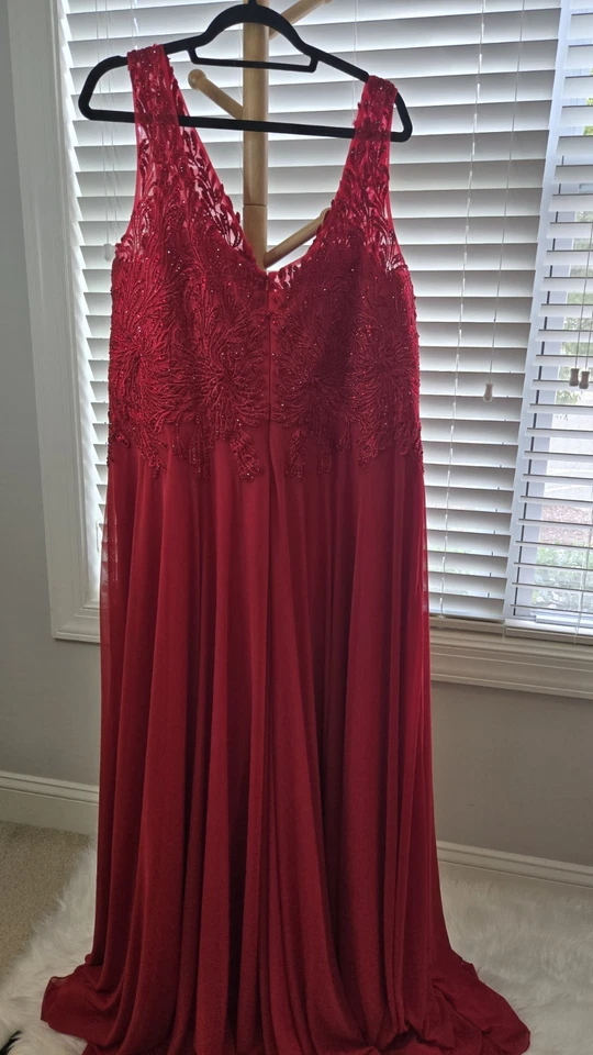 Dave & Johnny Embellished Gown Size 20 W New With Tags - Image 2 of 4