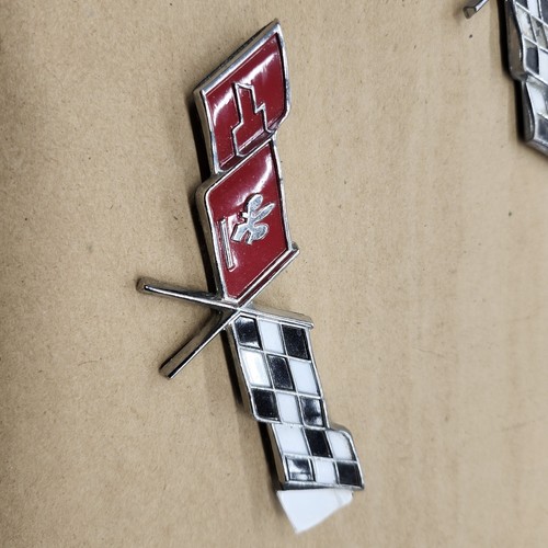 77-79 C3 Corvette Front Fender Emblem Logo Cross Crossed Flags Badge NICE New - Picture 7 of 7