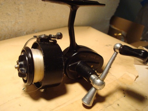 2 Vintage Mitchell Reels 300 & 308 (made in France) good condition. - Picture 3 of 7