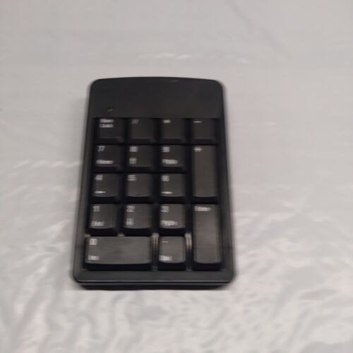 Targus Numeric Keypad Keyboard With Retractable USB Cable For Laptop PAUK001 - Picture 3 of 8