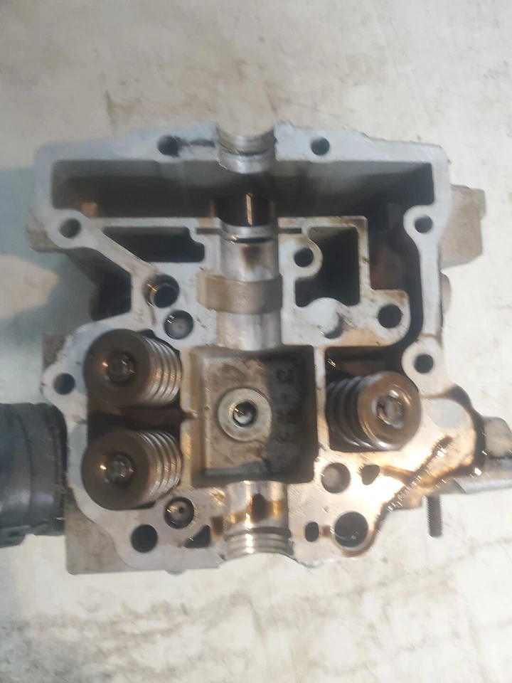 Honda Shadow Sabre 1100 2004 culata delantera Foto 3 de 4