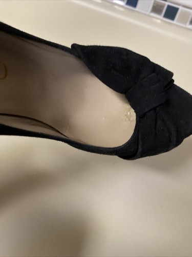 VALENTINO GARAVANI Black Bow Accent Heels Suede Almond Toe Pumps Size EU 35 - Picture 8 of 9