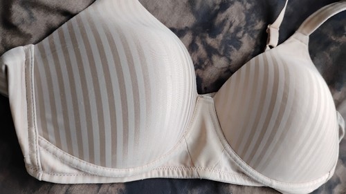 Playtex Secrets Size 38B Perfectly Smooth Wire free Bra Full Coverage 4707 - Picture 2 of 7