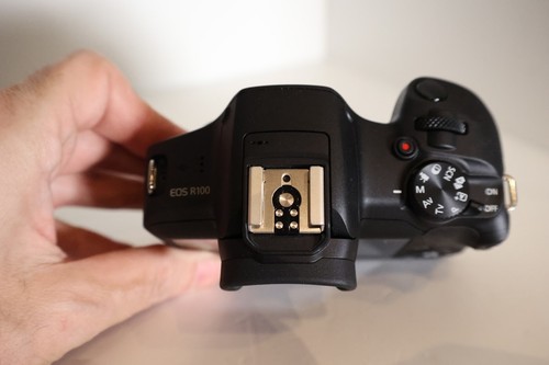 Canon EOS R100 System Camera Dealer - Afbeelding 3 van 6